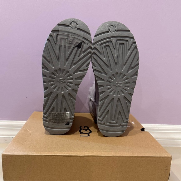 NIB UGG Mini Bailey Bow Metallic Spots Embellished Genuine Shearling Booties - Picture 8 of 12